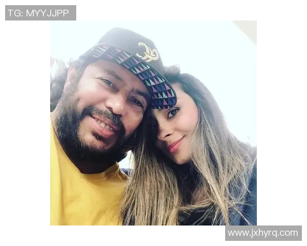 足球球星背后的女性力量 揭秘球员妻子们的非凡人生与贡献